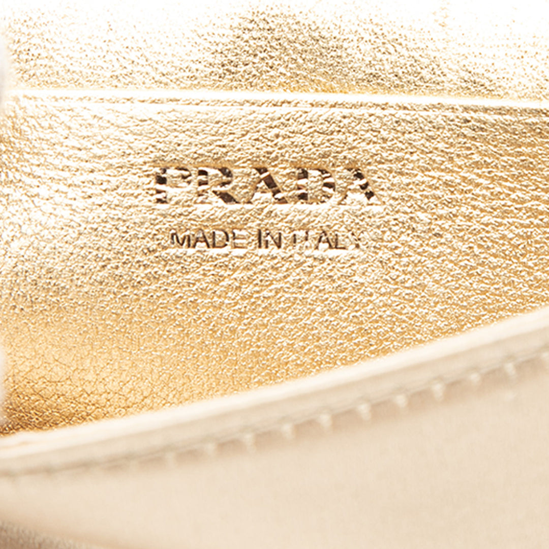 Prada Cristal Embellished Satin Card Holder avec chaîne