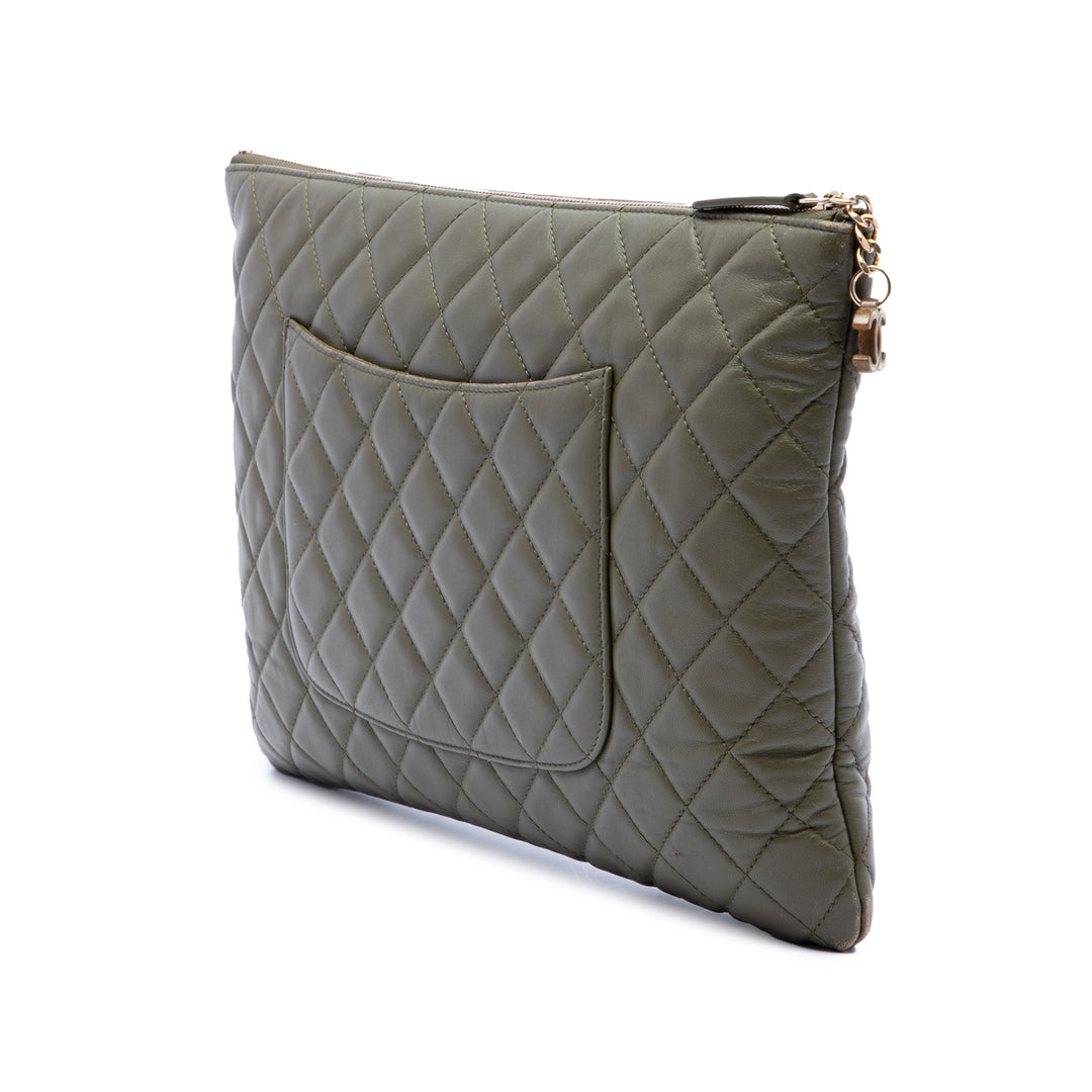 Chanel Matelassé Cuba La Habana O Étui Pochette Grand Cuir d'agneau Vert