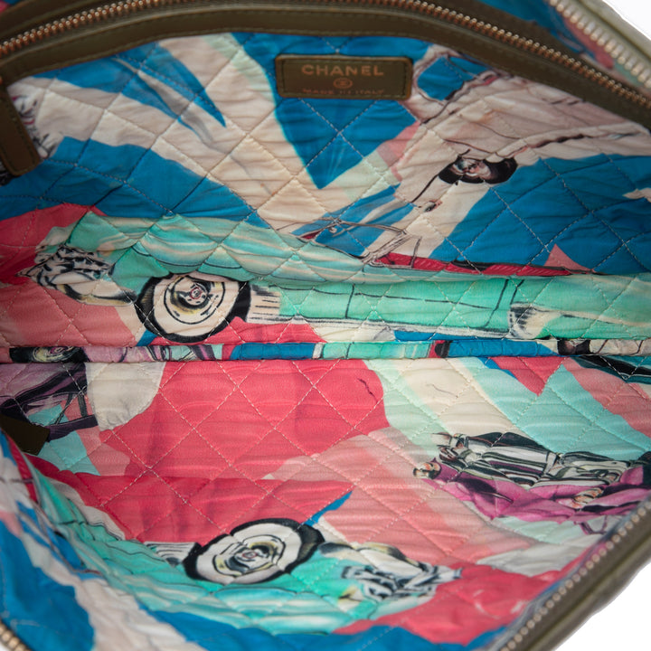 Chanel Matelassé Cuba La Habana O Étui Pochette Grand Cuir d'agneau Vert