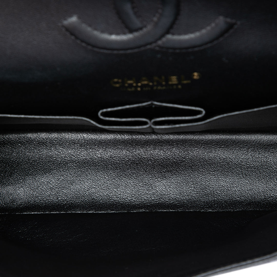 Chanel Classic Chevron Froissé Double rabat Moyen Cuir de veau