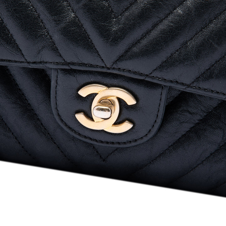Chanel Classic Chevron Froissé Double rabat Moyen Cuir de veau