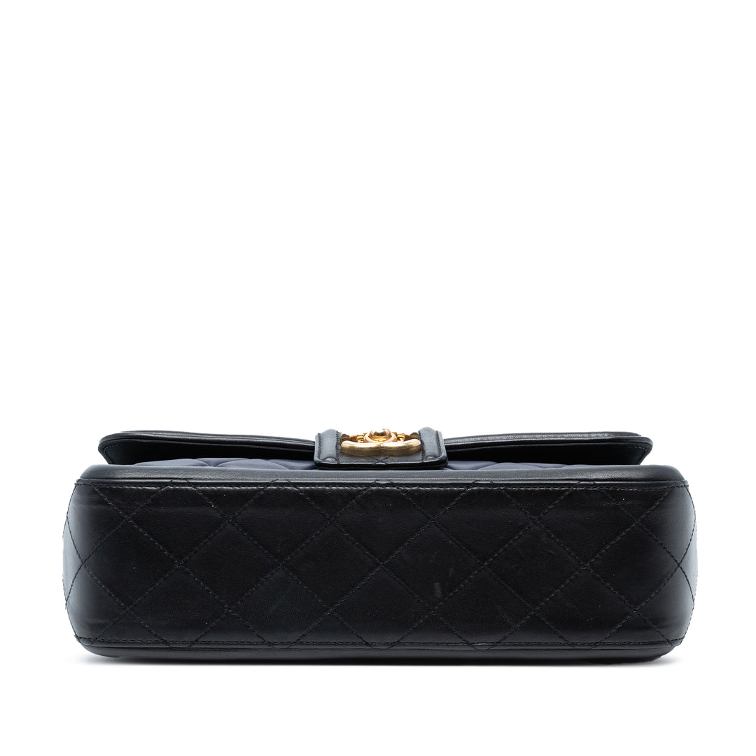 Chanel Medium Bicolor Quilted Cuir d’agneau Elegant CC Flap Bleu – GABY PARIS Authentique
