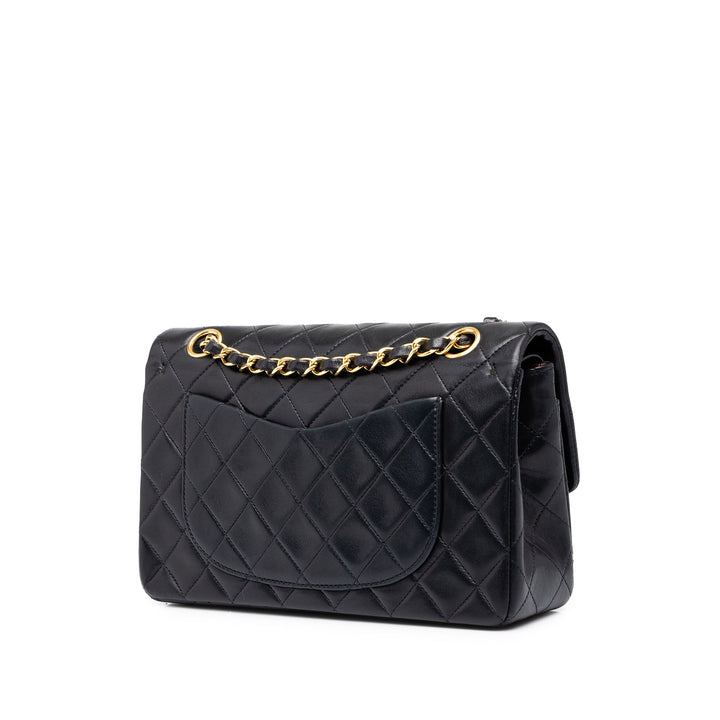 Chanel Sac porté épaule Classic Double rabat Petit Cuir d'agneau Noir – vue 2 – GABY PARIS