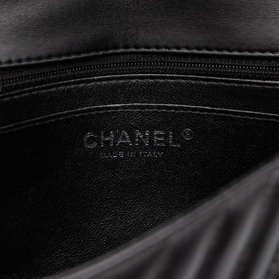 Chanel Classic Carré Chevron Rabat simple Mini Cuir d'agneau Noir