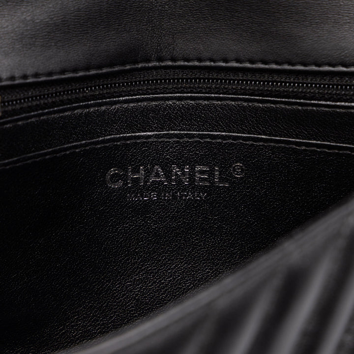 Chanel Classic Carré Chevron Rabat simple Mini Cuir d'agneau Noir