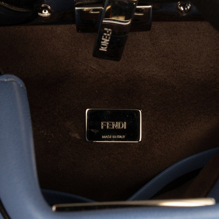 Fendi Peekaboo Iconic Sac Micro nappa Bleu