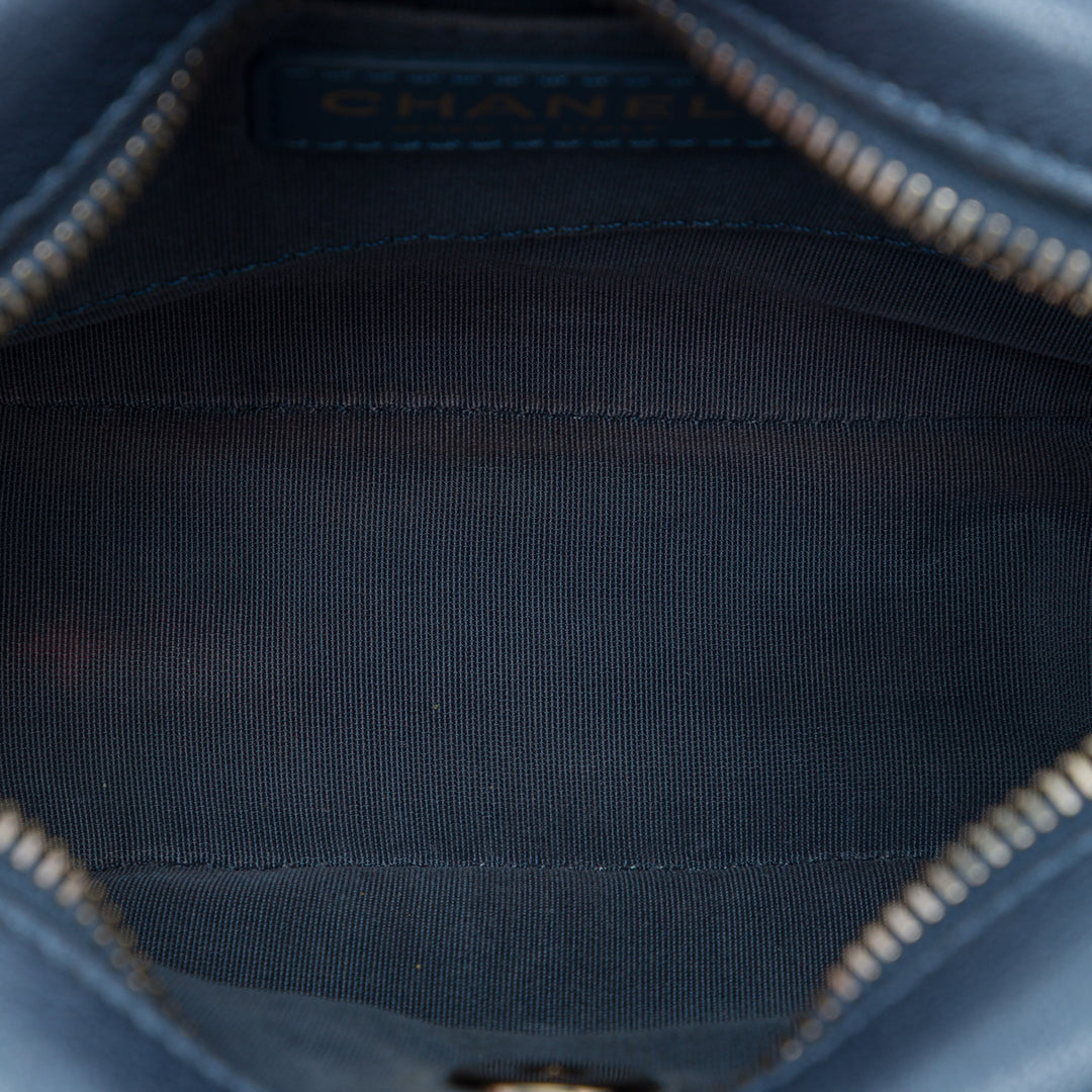 Chanel Small Matelassé Metallic Cuir de chèvre Casual Trip Sac caméra