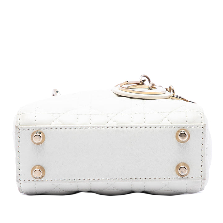 Dior Lady Dior Cannage Micro Cuir d'agneau Blanc – vue 3 – GABY PARIS