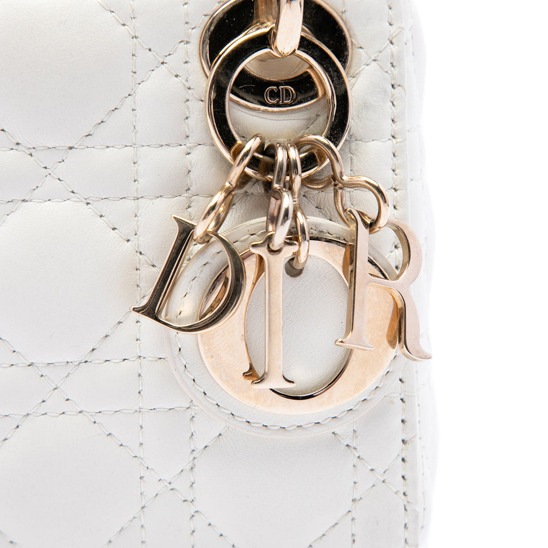 Dior Lady Dior Cannage Micro Cuir d'agneau Blanc – vue 5 – GABY PARIS