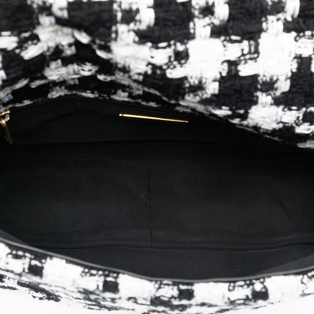 Chanel Large Houndstooth Tweed 19 à rabat