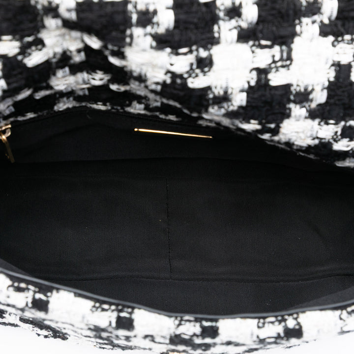 Chanel Large Houndstooth Tweed 19 à rabat