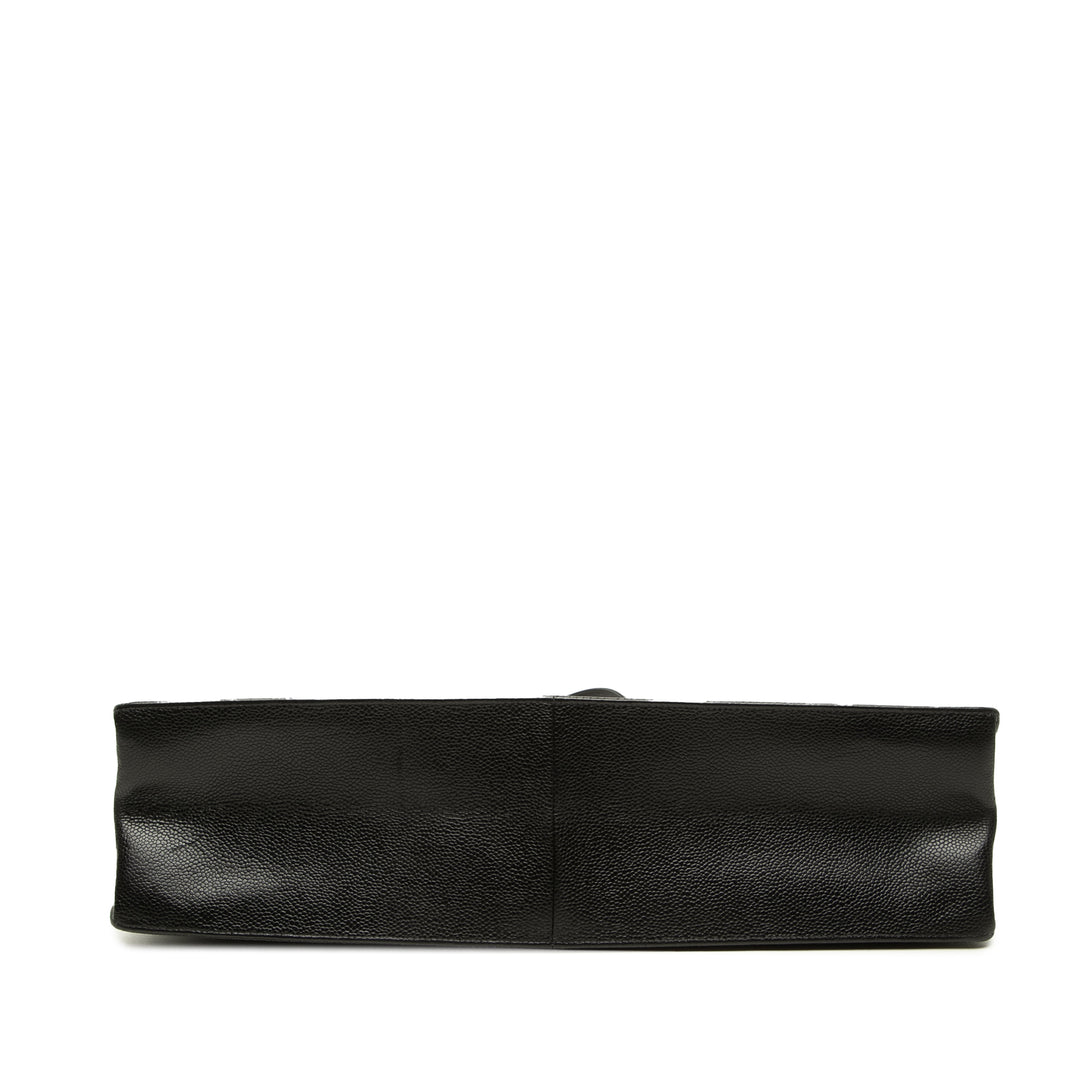 Chanel CC Cabas Cuir caviar Noir – vue 3 – GABY PARIS