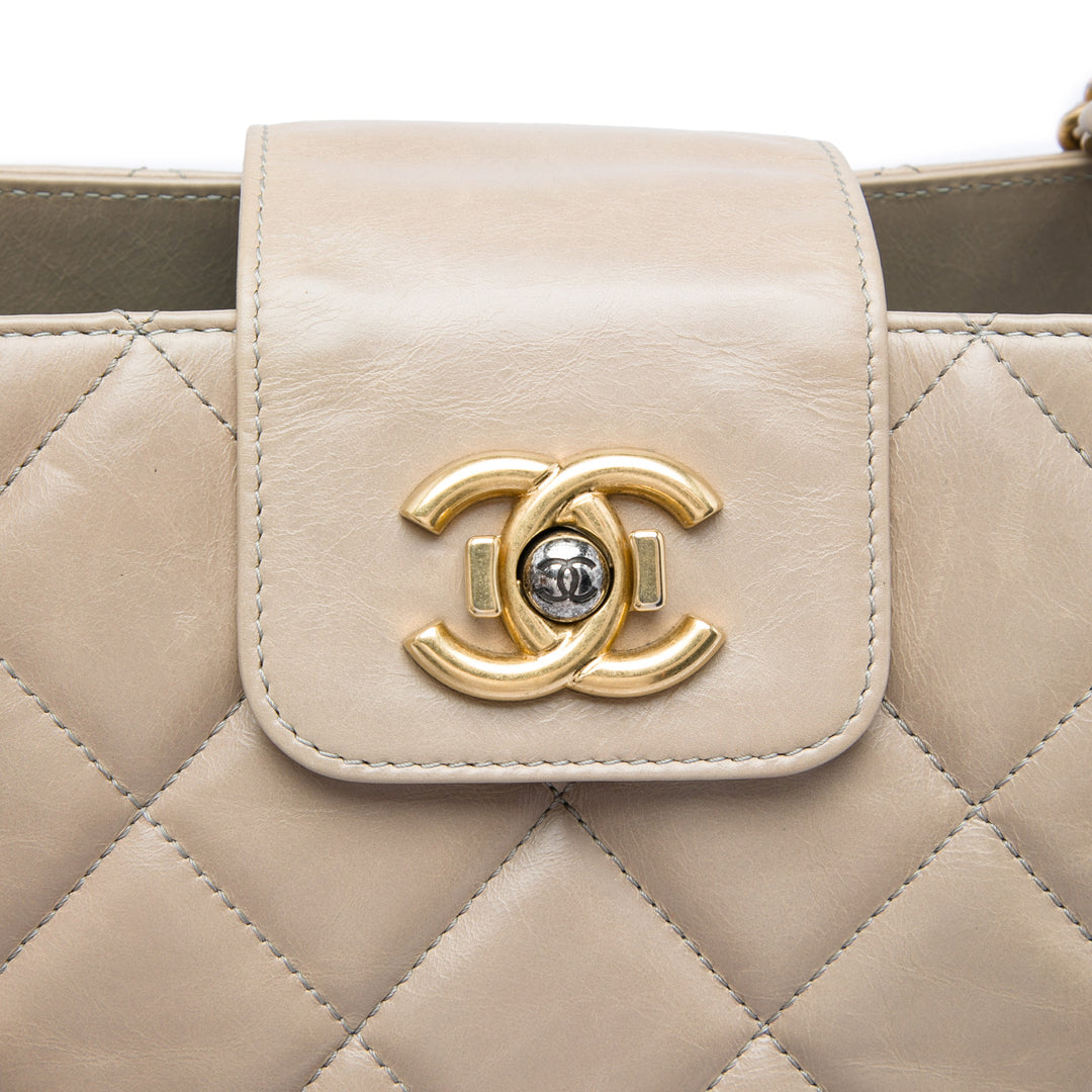 Chanel Matelassé Glazed Cuir de veau Daily Walk Cabas
