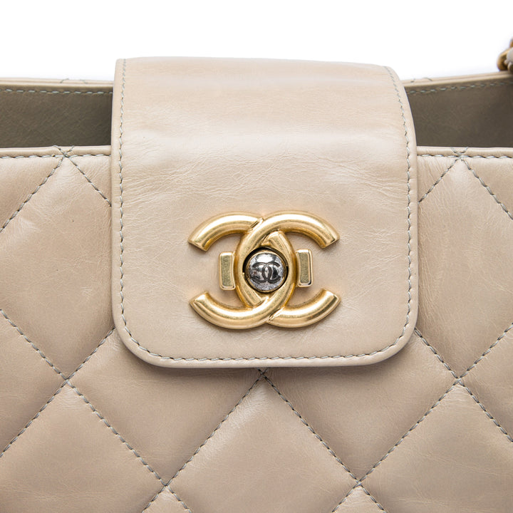 Chanel Matelassé Glazed Cuir de veau Daily Walk Cabas