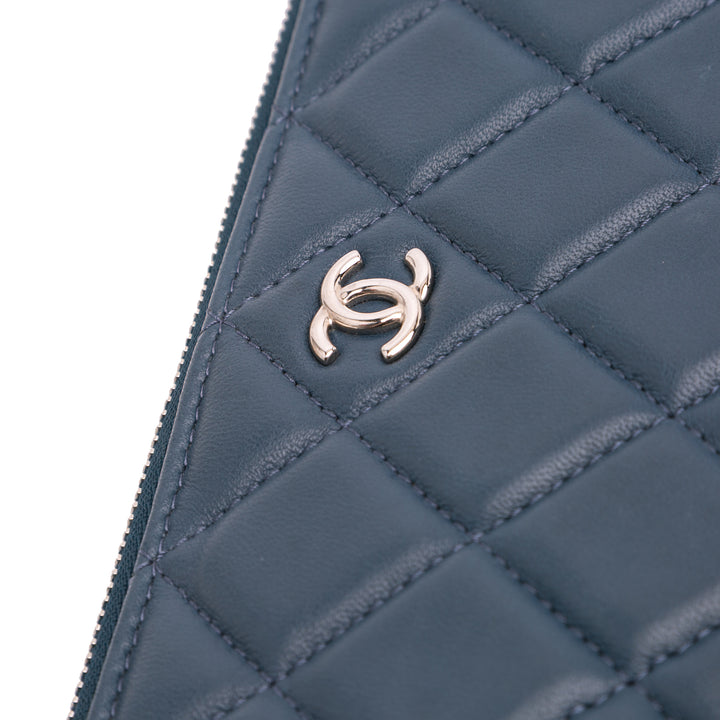 Medium Quilted Lambskin O Case Clutch Blue - Gaby Paris