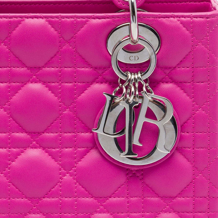 Lady Dior Cannage Moyen Cuir d'agneau Rose