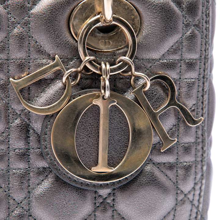 Lady Dior Métallisé Cannage Moyen Cuir d'agneau Argenté