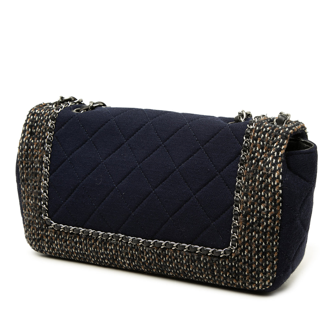 Chanel Sac porté épaule Matelassé Jersey et Chaîne à rabat Tweed Petit Bleu – vue 2 – GABY PARIS