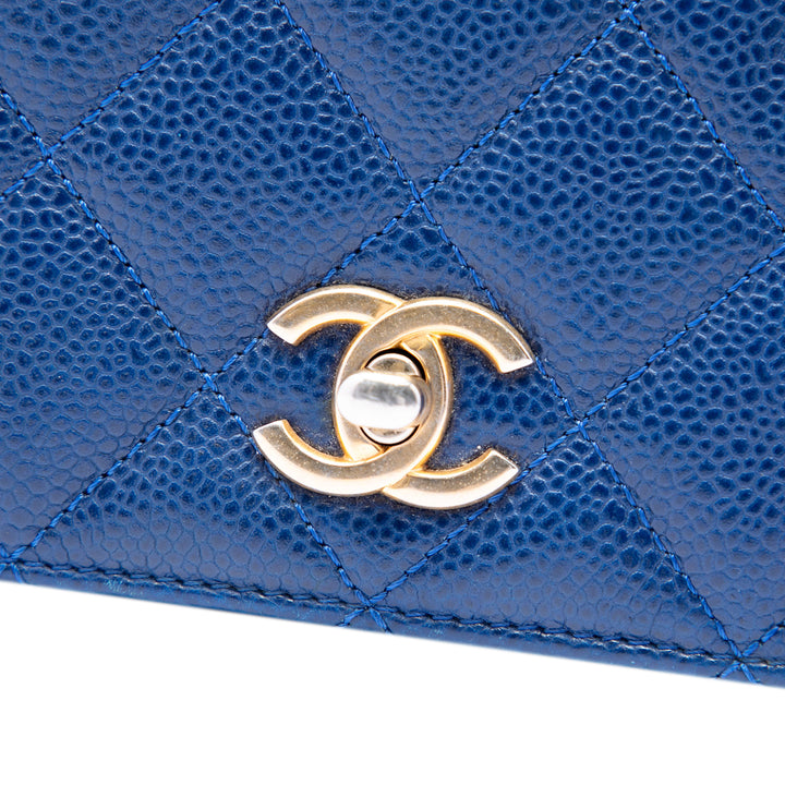 Chanel Matelassé Carry Around à rabat Mini Cuir caviar
