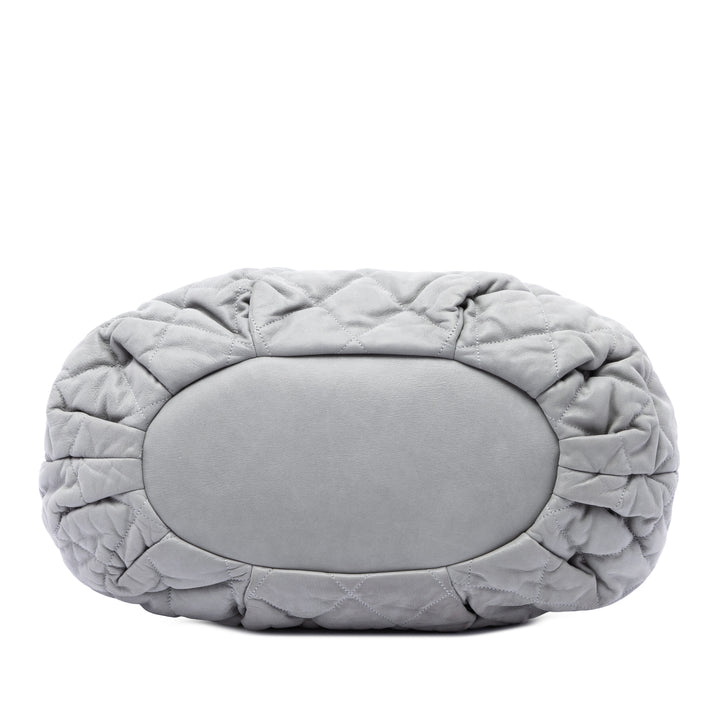 Chanel Matelassé Irisé In The Mix Sac Grand Cuir de veau Gris – vue 3 – GABY PARIS