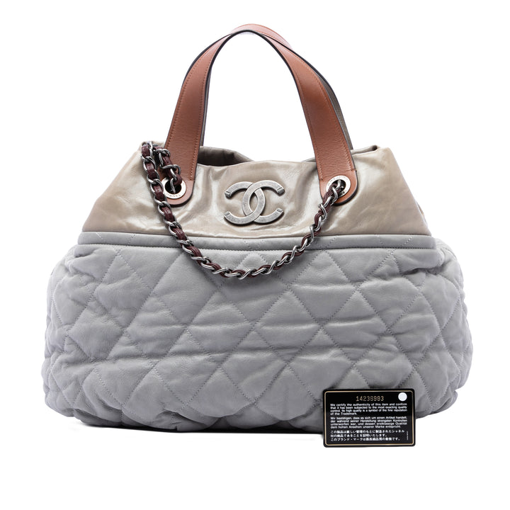 Chanel Matelassé Irisé In The Mix Sac Grand Cuir de veau Gris – vue 7 – GABY PARIS