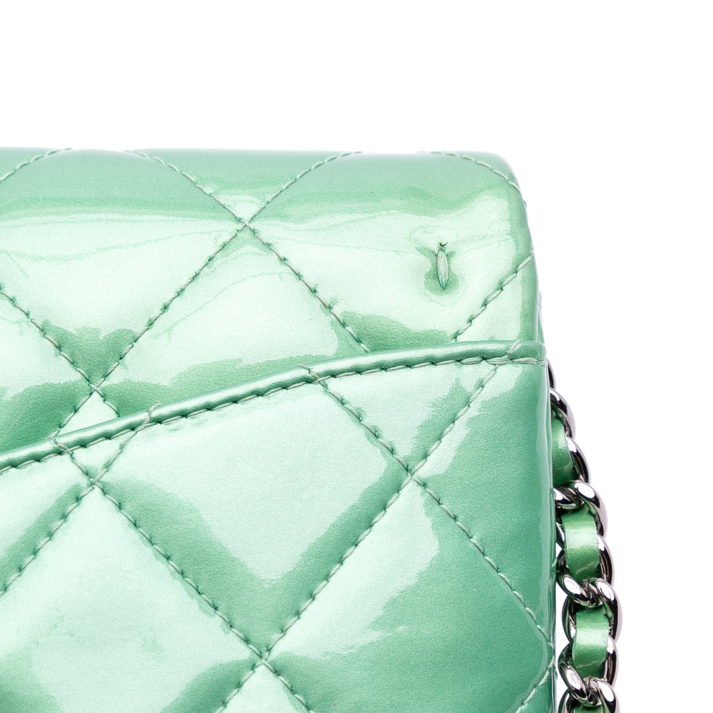 Quilted Patent New Clutch on Chain Green - Gaby Paris