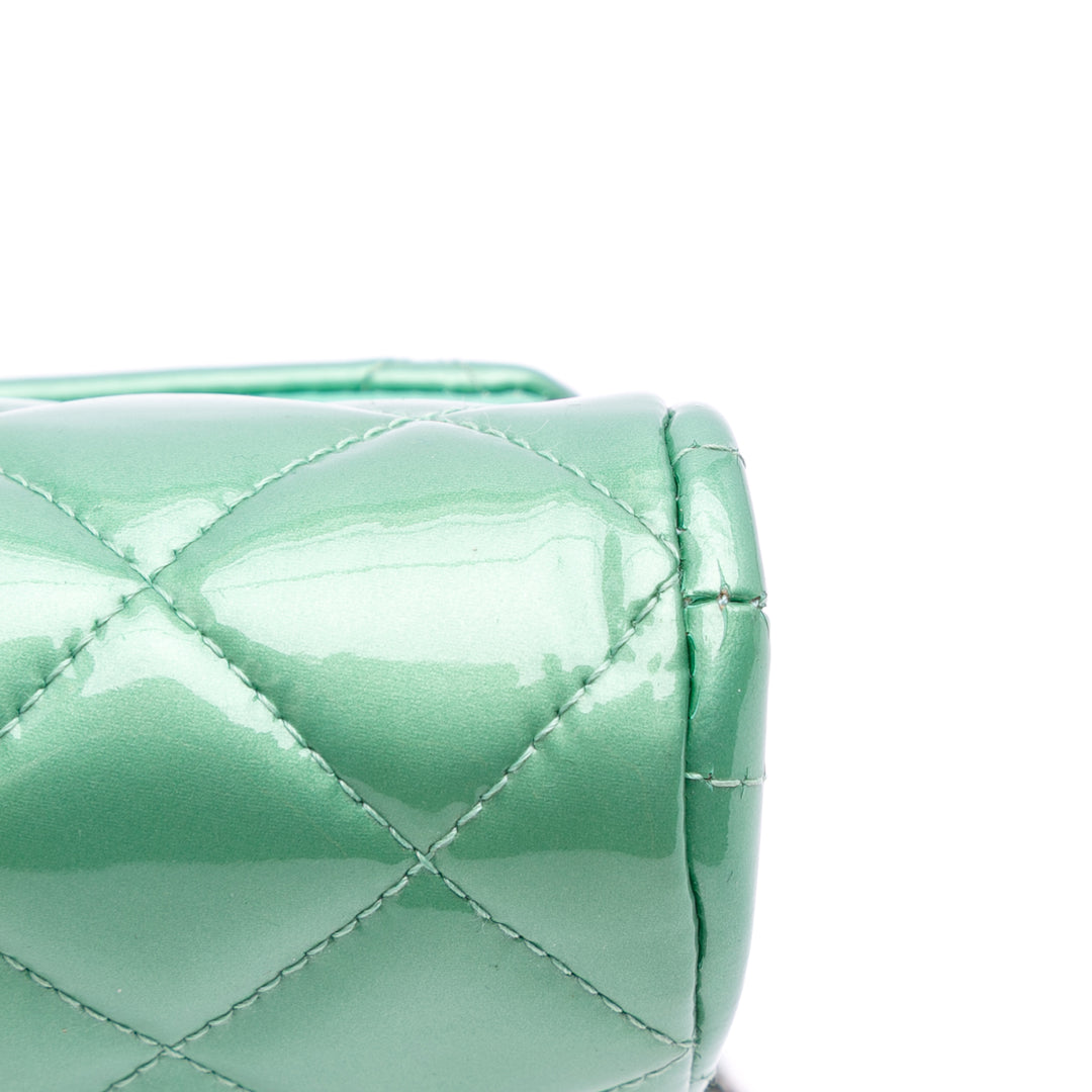 Quilted Patent New Clutch on Chain Green - Gaby Paris