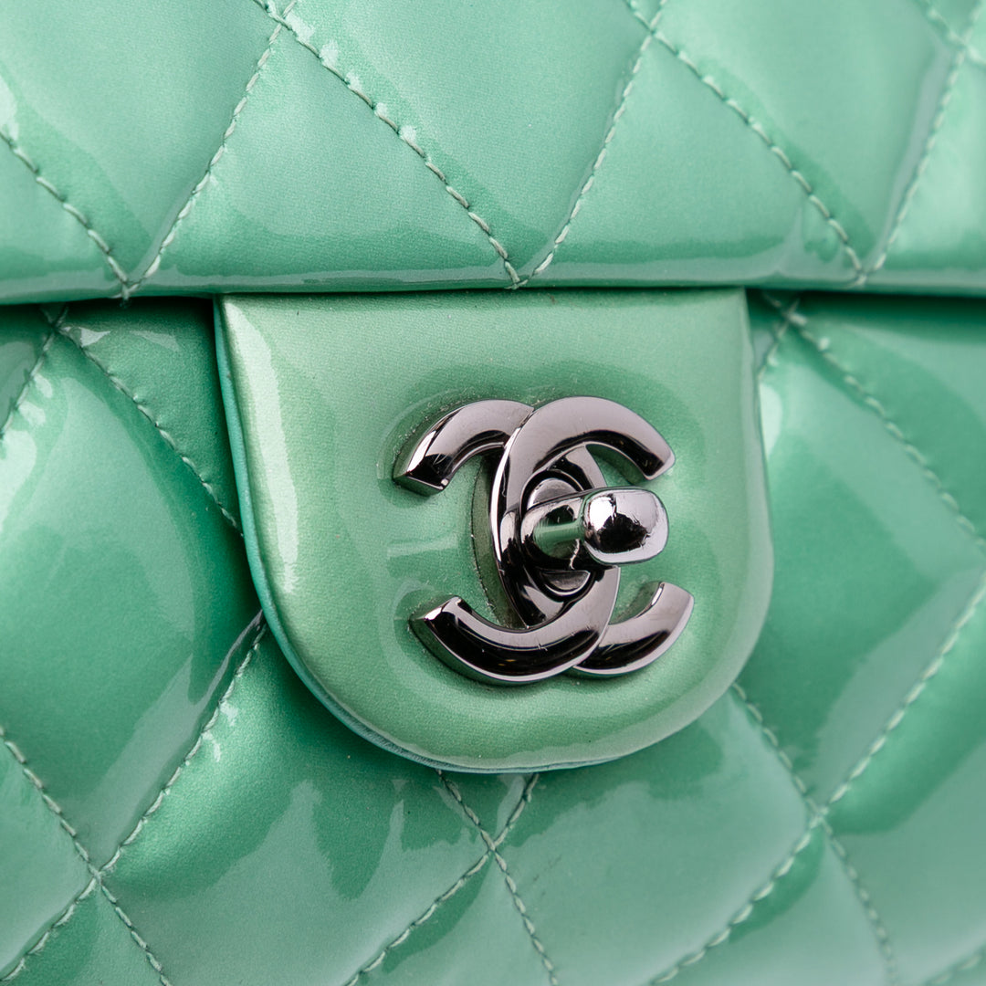 Quilted Patent New Clutch on Chain Green - Gaby Paris