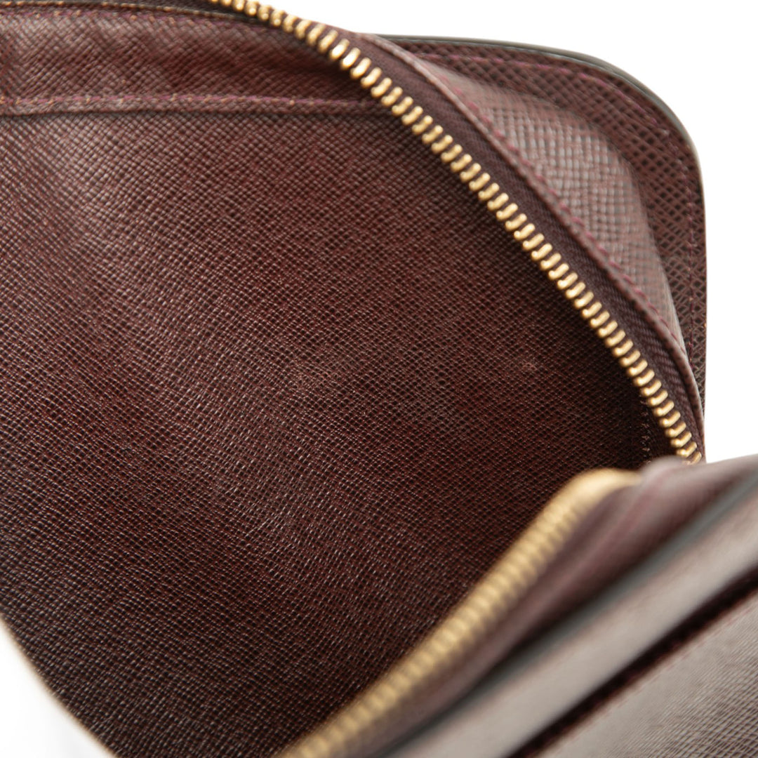 Louis Vuitton Taiga Baikal Cuir