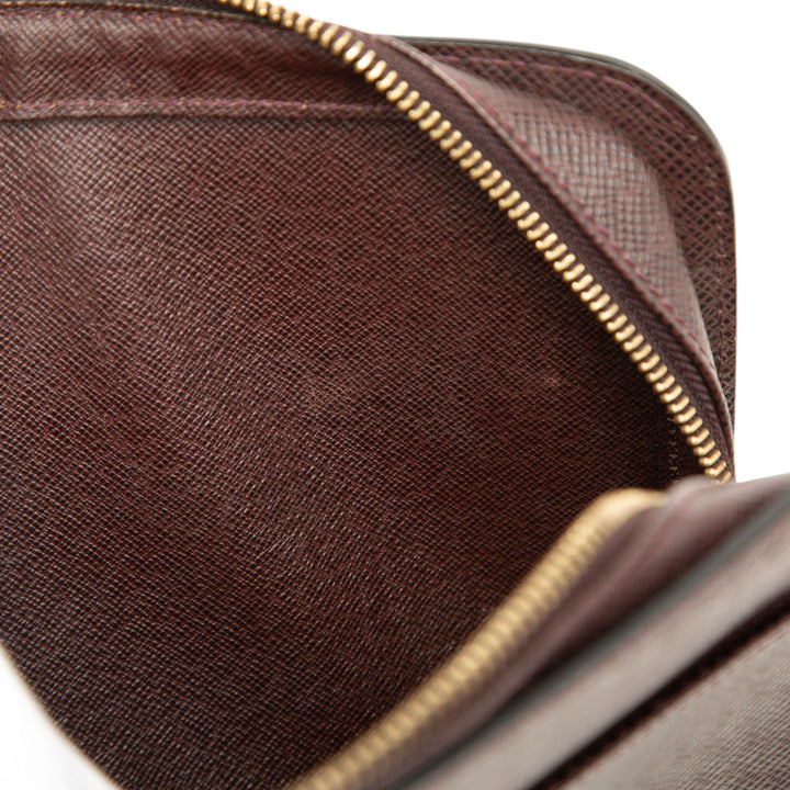 Louis Vuitton Taiga Baikal Cuir
