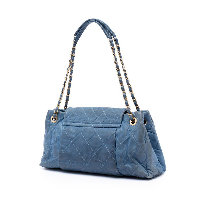 Chanel Matelassé Irisé Chic Quilt Accordion à rabat Moyen Cuir de veau