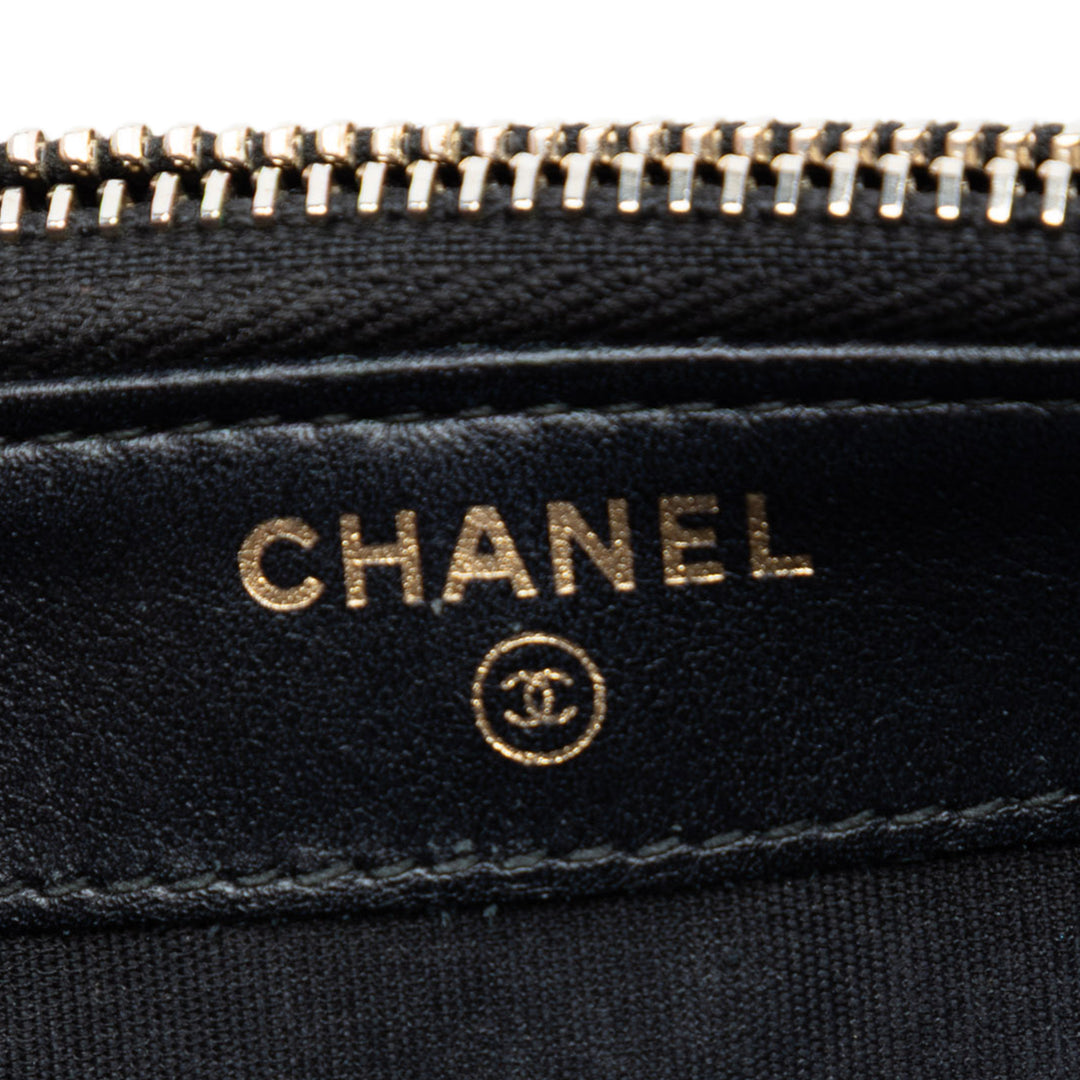 Chanel Caviar CC Filigree Pochette avec chaîne