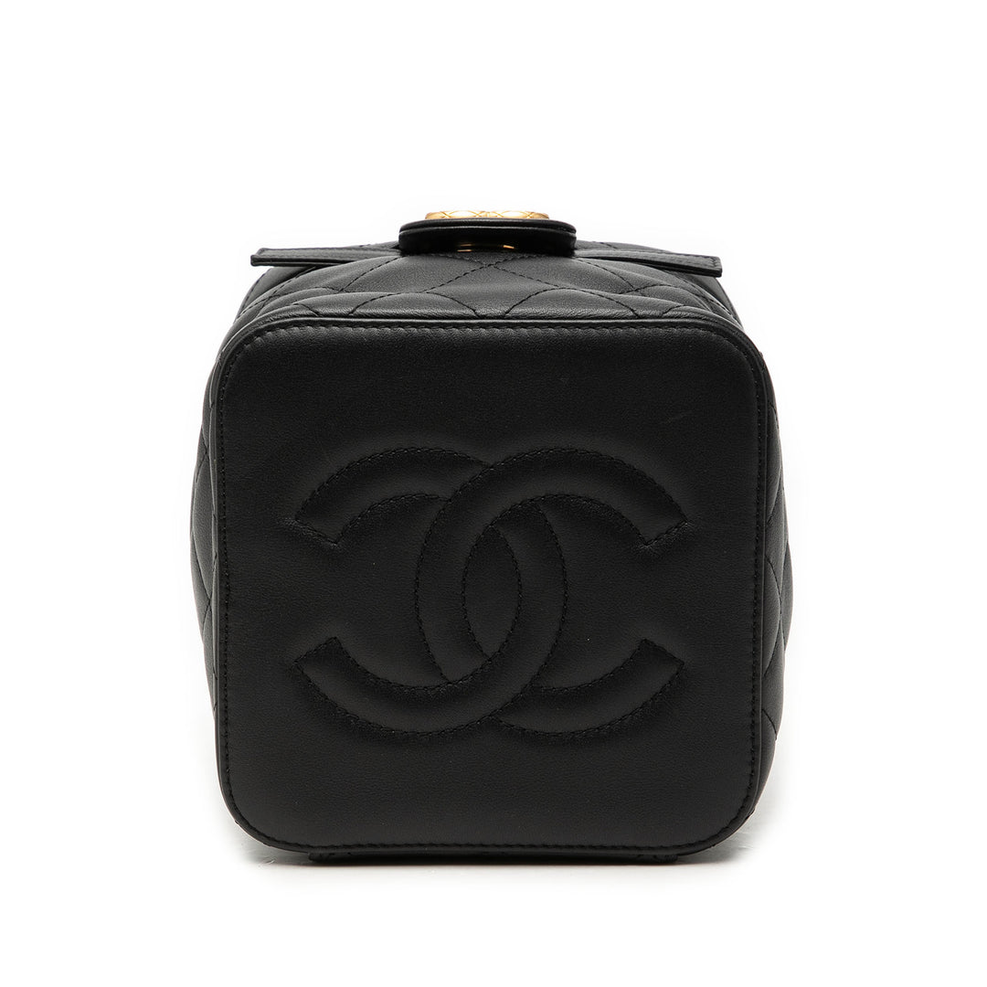 Chanel Small Matelassé Cuir de veau Chain Bar Vanity avec chaîne