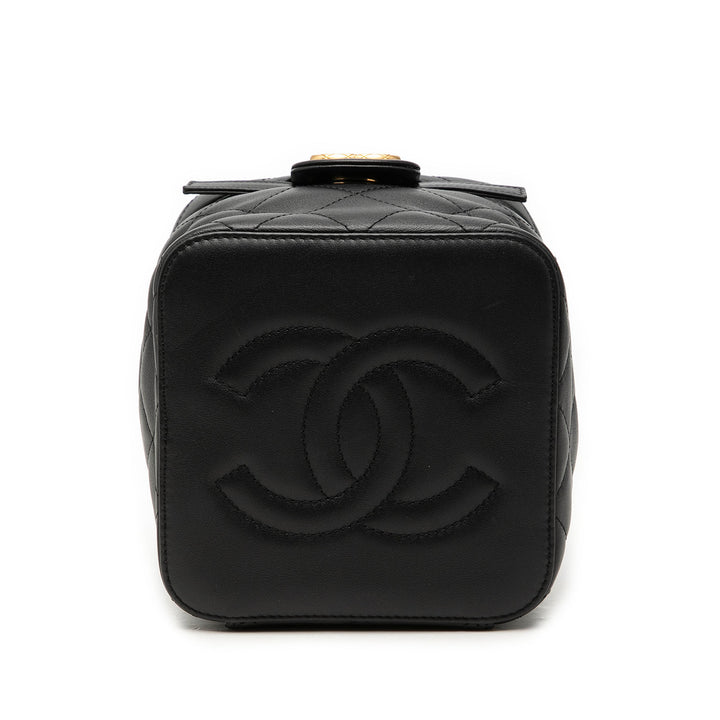 Chanel Small Matelassé Cuir de veau Chain Bar Vanity avec chaîne