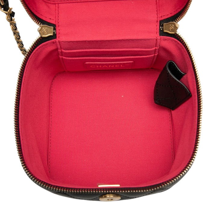 Chanel Small Matelassé Cuir de veau Chain Bar Vanity avec chaîne