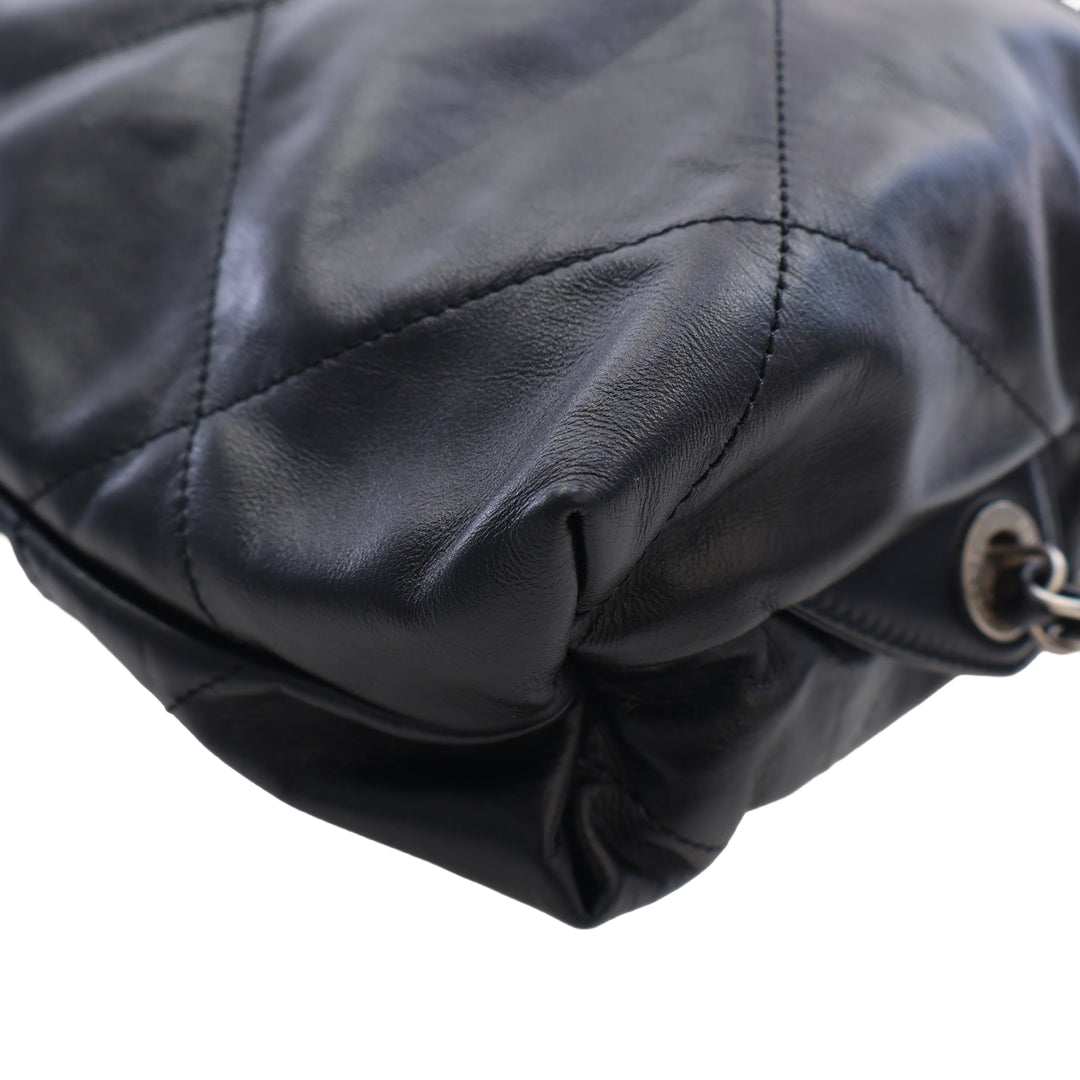 Chanel Large Matelassé brillant Cuir de veau 22 Sac à dos