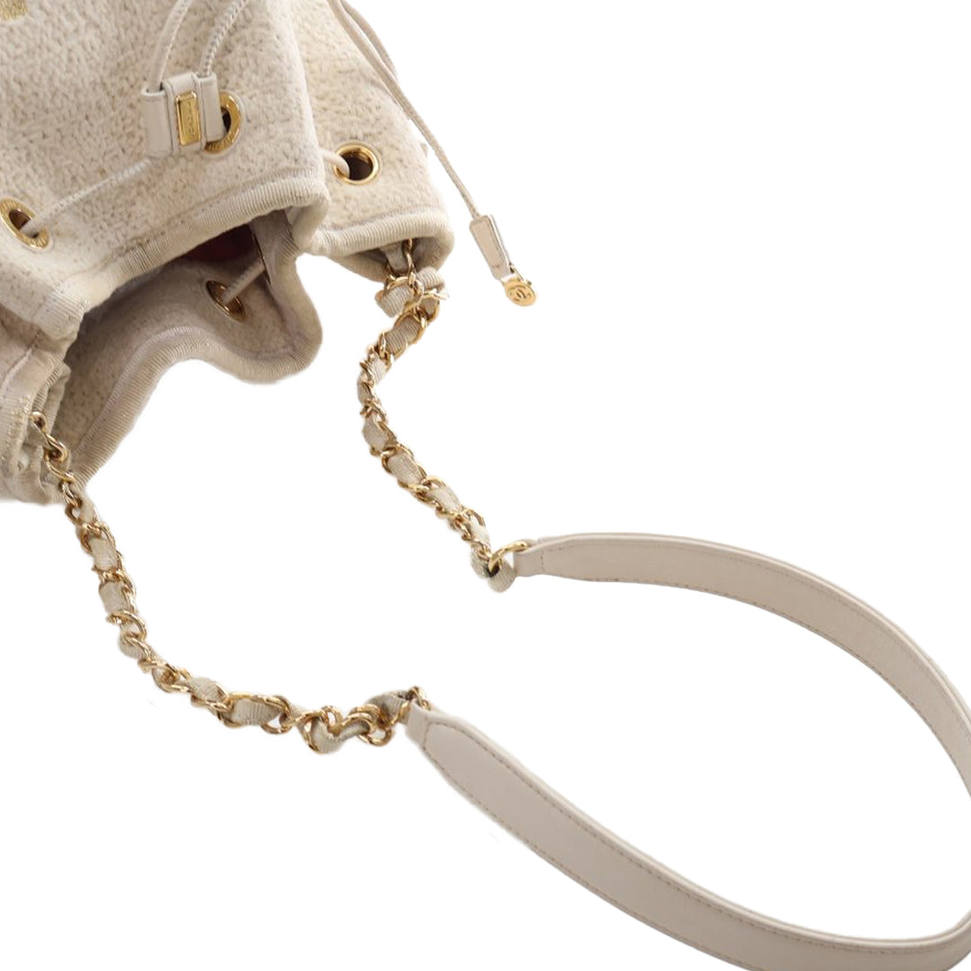 Chanel Small Tweed Deauville Drawstring Bucket Bag Blanc – GABY PARIS Authentique