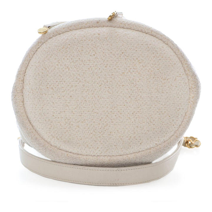 Chanel Small Tweed Deauville Drawstring Bucket Bag Blanc – GABY PARIS Authentique