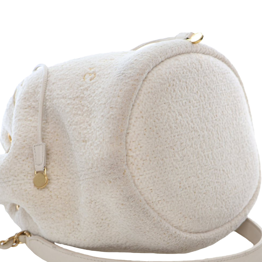 Chanel Small Tweed Deauville Drawstring Bucket Bag Blanc – GABY PARIS Authentique
