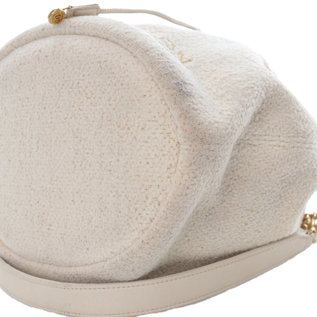 Chanel Small Tweed Deauville Drawstring Bucket Bag Blanc – GABY PARIS Authentique