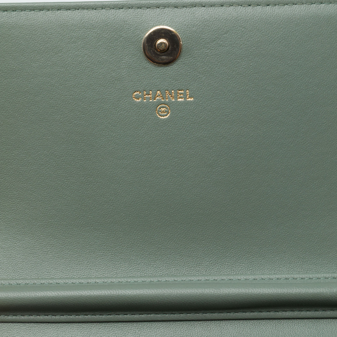 Chanel CC Carré Matelassé Wallet on Chain Cuir d'agneau Vert