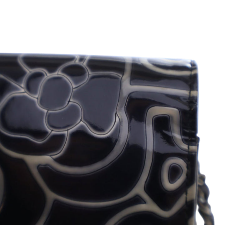 Chanel CC embossé Cuir verni Camellia Wallet On Chain