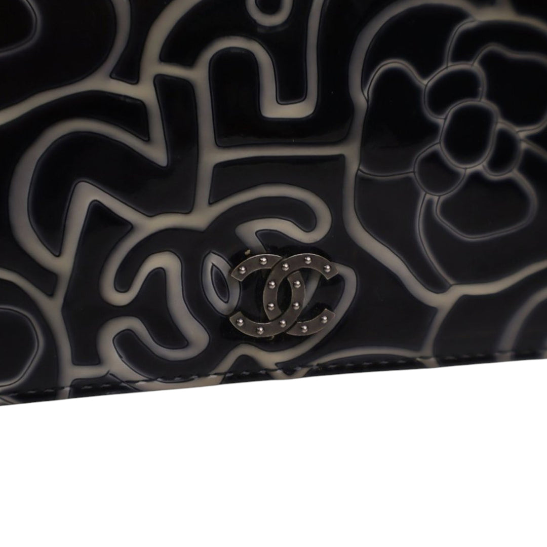 Chanel CC embossé Cuir verni Camellia Wallet On Chain