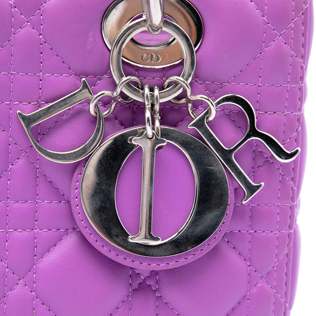 Dior Sac à main Lady Dior Cannage Moyen Cuir d'agneau Violet – vue 5 – GABY PARIS