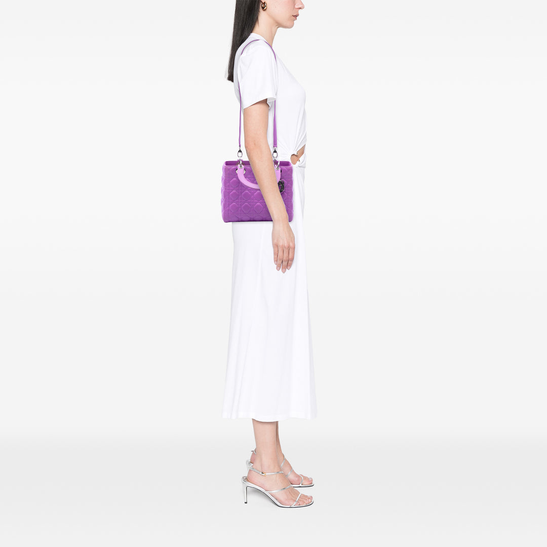 Dior Sac à main Lady Dior Cannage Moyen Cuir d'agneau Violet – vue 6 – GABY PARIS