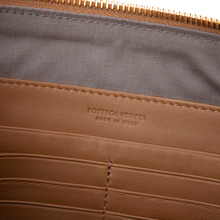 Bottega Veneta Bicolore Intrecciato Pochette nappa Marron – vue 5 – GABY PARIS