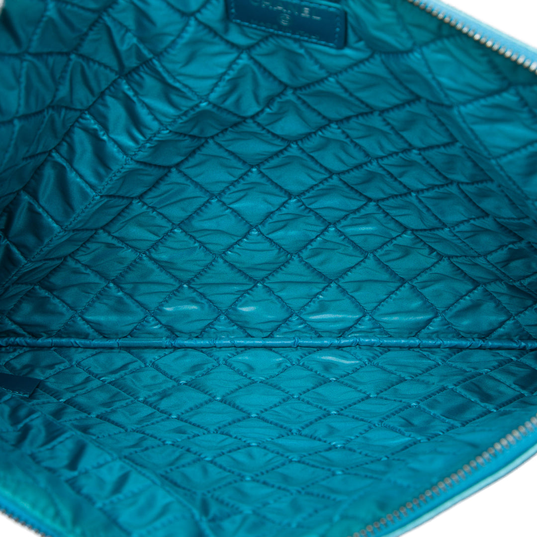 Matelassé Métallisé Boy O Étui Pochette Grand Cuir caviar Bleu