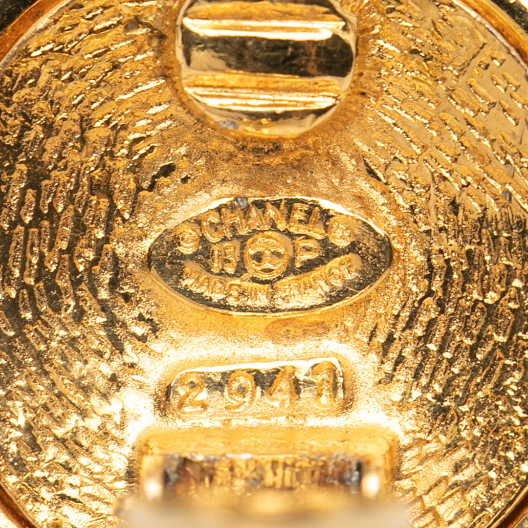 Chanel plaqué et plaqué CC Rond Clip On Boucle d’oreilles
