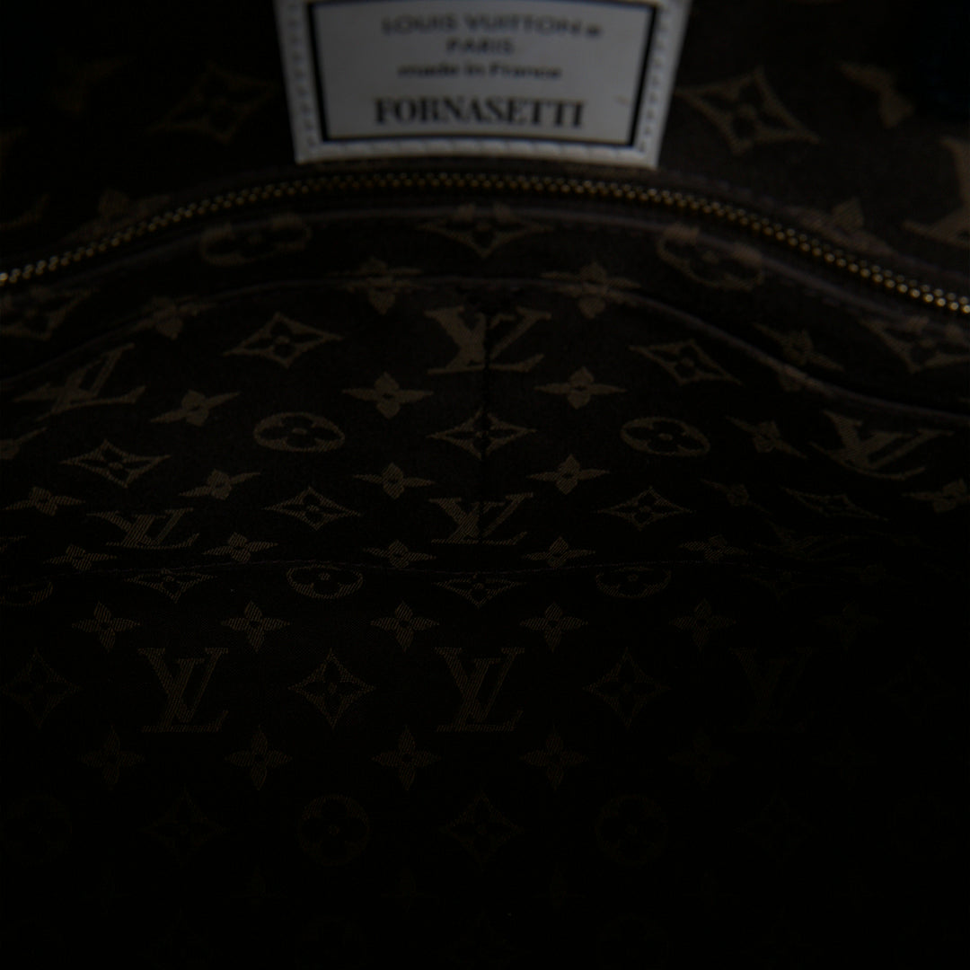 Louis Vuitton Sac à main Fornasetti Architettura OnTheGo MM Blanc – vue 4 – GABY PARIS