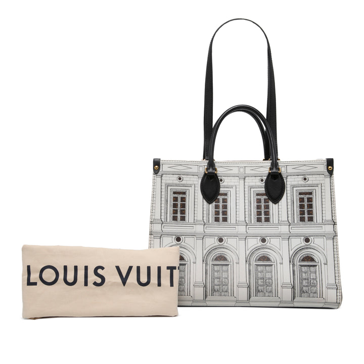 Louis Vuitton Sac à main Fornasetti Architettura OnTheGo MM Blanc – vue 6 – GABY PARIS